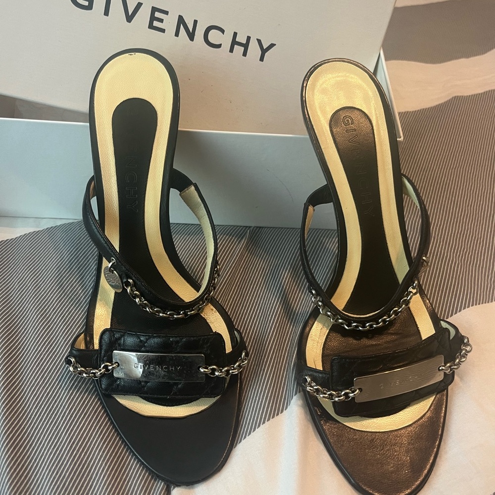 Givency heels, silver chain. With box